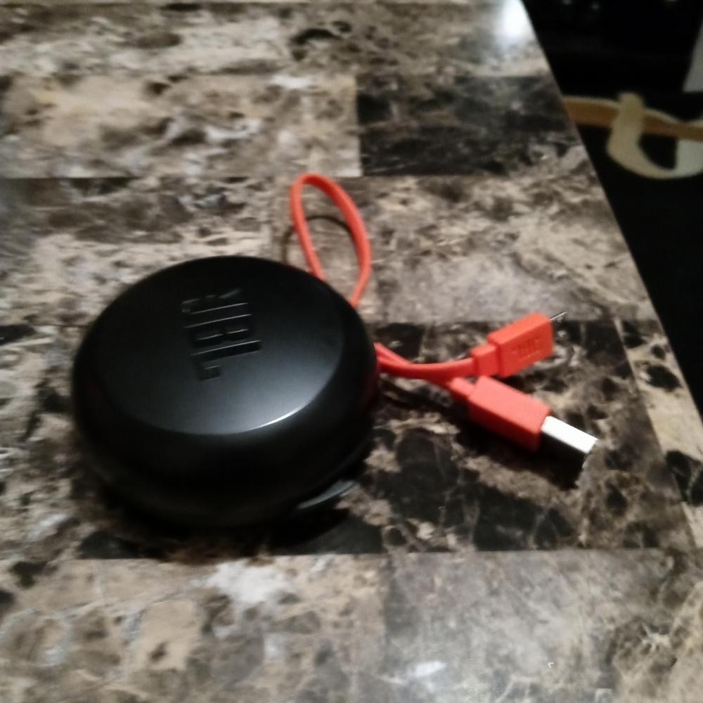 Bluetooth earbuds